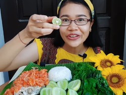 Sering Dikaitkan dengan Hal Mistis, Wanita Ini Cuek Makan Lalapan Bunga