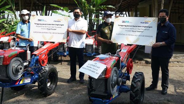 Asyik! Petani di Ciamis Terima Bantuan Tractor
