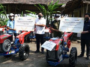 Asyik! Petani di Ciamis Terima Bantuan Tractor