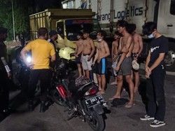 Belasan Remaja di Surabaya Balap Liar dan Pesta Miras Diamankan