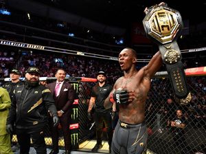 UFC 263: Israel Adesanya Pertahankan Gelar Kelas Menengah UFC 263: Israel Adesanya Pertahankan Gelar Kelas Menengah