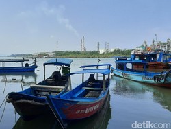 Suasana Terkini di Dekat Lokasi Kebakaran Tangki Kilang Pertamina Cilacap
