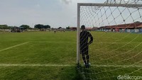 Saat masih jadi lapangan tanah merah itu, warga sekitar sering memakai untuk pertandingan bola antar kampung (tarkam). (Foto: dok. detikcom/Yuda Febrian Silitonga)
