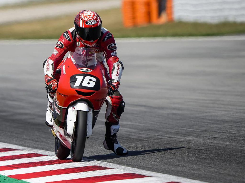 Pertama Kalinya! Pebalap Indonesia Pole Position di CEV Moto3 Pertama Kalinya! Pebalap Indonesia Pole Position di CEV Moto3
