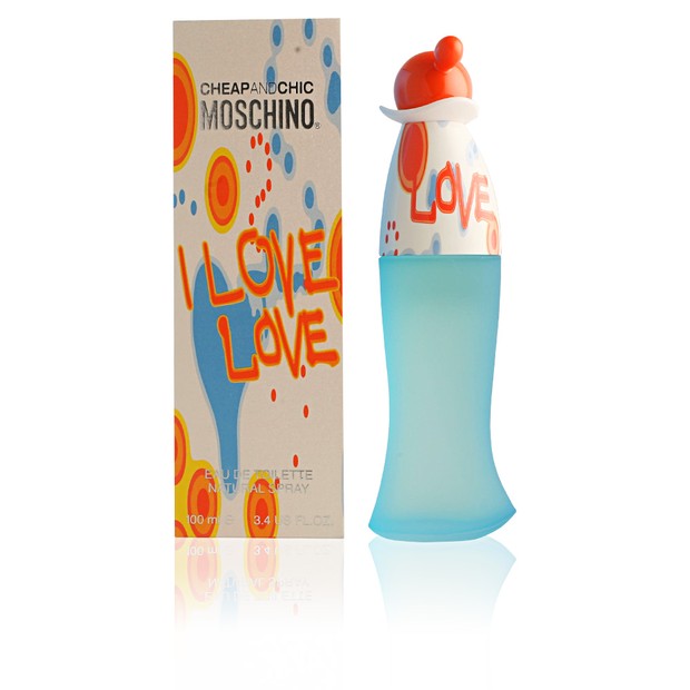 Moschino Cheap & Chic I Love Love/perfumesclub.co.uk Parfum dari Moschino ini memiliki aroma manis yang hampir seperti makanan penutup ditambah dengan tampilan botolnya yang menarik.