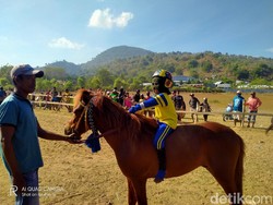 Kunjungi Arena Pacuan Kuda Bima, Sandiaga: Harus Jadi Event Nasional
