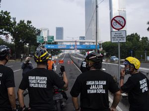 Dishub DKI Copot Rambu Road Bike di JLNT Kp Melayu Dishub DKI Copot Rambu Road Bike di JLNT Kp Melayu