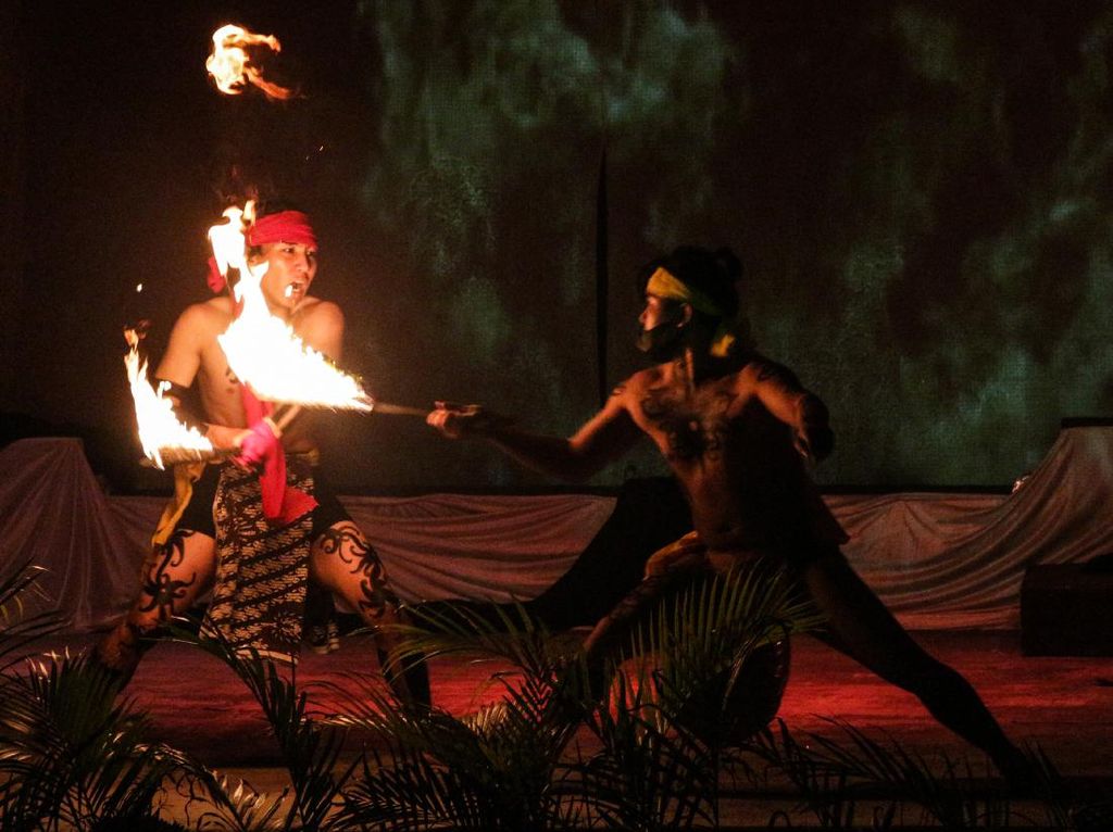Potret Sendratari Pertempuran Terakhir Suku Dayak Potret Sendratari Pertempuran Terakhir Suku Dayak