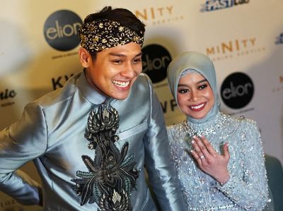 Senyum Semringah Lesti Kejora Pamer Cincin Usai Dilamar Rizky Billar