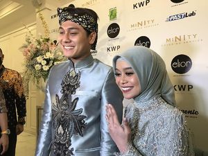 Arti Tangisan Rizky Billar dan Lesti Kejora saat Lamaran Arti Tangisan Rizky Billar dan Lesti Kejora saat Lamaran