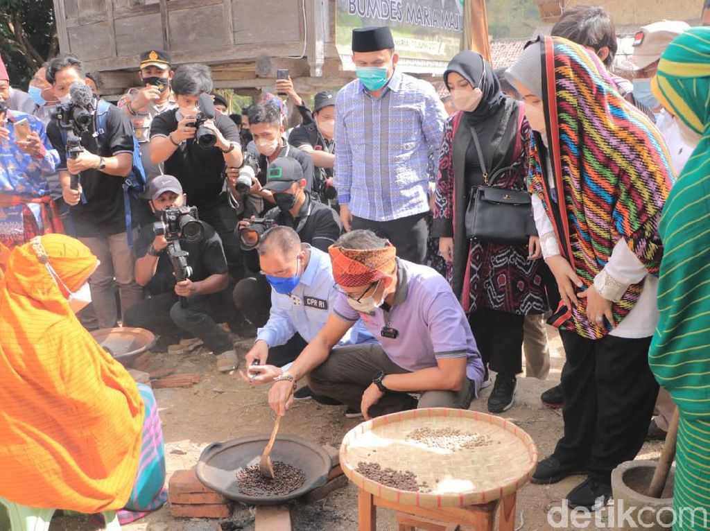 Sandiaga Kunjungi Bima, Kadispar NTB: Semoga Hidupkan Lagi Wisata Sandiaga Kunjungi Bima, Kadispar NTB: Semoga Hidupkan Lagi Wisata
