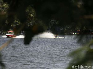 Serunya Bermain Ski Air di Saat Pandemi COVID-19