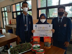 Kreatif, Siswa SMAN 3 Ponorogo Olah Tumbuhan Krokot Jadi Cemilan Sehat