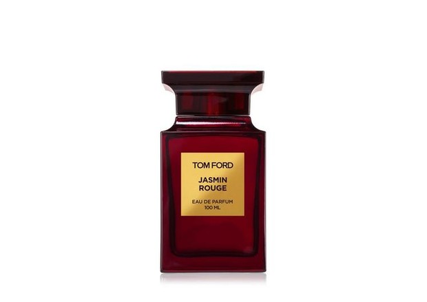 Tomm Ford Jasmin Roge/tomford.com Jasmin Rouge dari Tom Ford merupakan pardum Amber Floral untuk wanita, karena semburan jasmine dan ylang-ylang berhasil mengambil alih banyak yang menggunakan parfum ini.