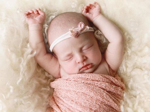 100 Nama Bayi Perempuan Bermakna Beruntung dari Berbagai Bahasa