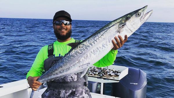 10 Potret Putra Tom Cruise yang Jarang Terekspos, Kini Jadi Pemancing