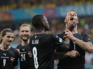 Gara-gara Selebrasinya, Arnautovic Dicekik Alaba dan Kini Terancam Sanksi Gara-gara Selebrasinya, Arnautovic Dicekik Alaba dan Kini Terancam Sanksi