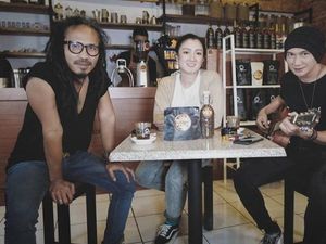 Keseruan Anji Saat Camping hingga Ngopi Sambil Diskusi di Kafe Keseruan Anji Saat Camping hingga Ngopi Sambil Diskusi di Kafe
