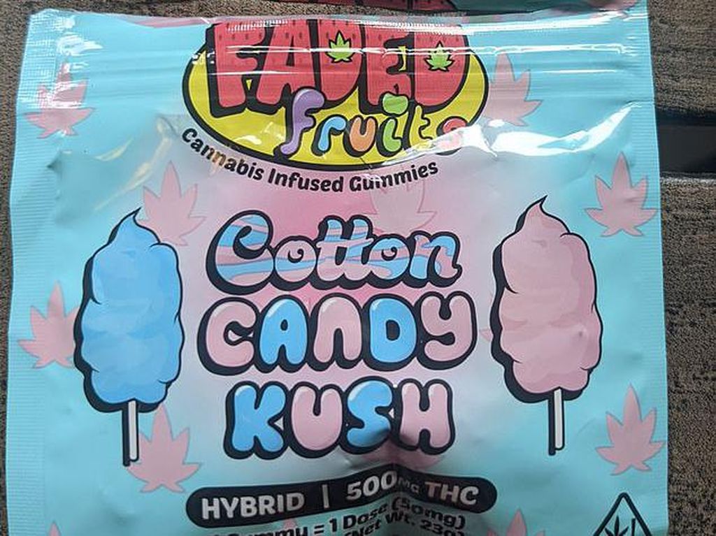 Gegara Bungkusnya Mirip Permen Karet, Bocah Ini Telan Permen Ganja! Gegara Bungkusnya Mirip Permen Karet, Bocah Ini Telan Permen Ganja!