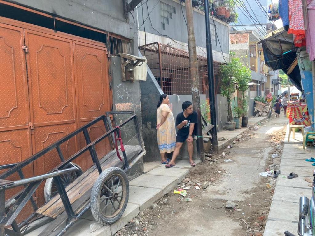 Got yang Halangi Rumah di Tambora Dipangkas, Saluran Dibangun Dua Sisi Got yang Halangi Rumah di Tambora Dipangkas, Saluran Dibangun Dua Sisi