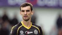 Pemain Belgia, Gregory Mertens, sempat mengalami serangan jantung di lapangan pada 2015. Ia meninggal tiga hari berselang, di usia 25 tahun. (Foto: Getty Images/EuroFootball)