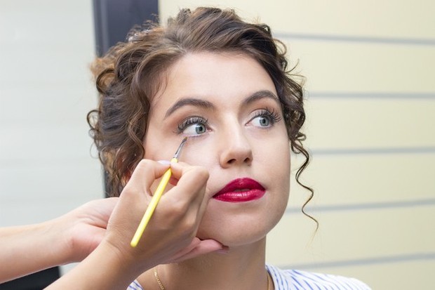 5 Eye Makeup Hacks yang Harus Dicoba