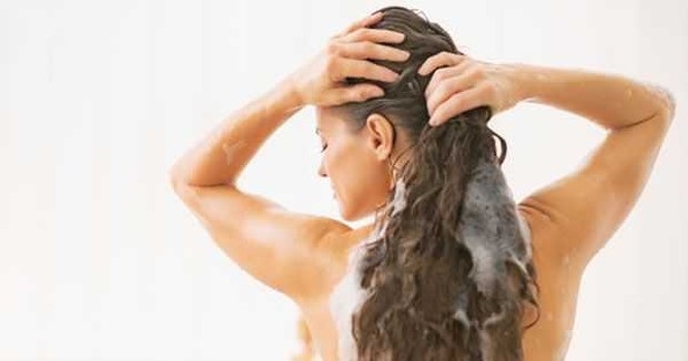 Ilustrasi Keramas saat haid Foto:pinterest/naturallycurly