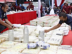 Foto: Sabu 1,1 Ton yang Dibongkar dari Jaringan Internasional