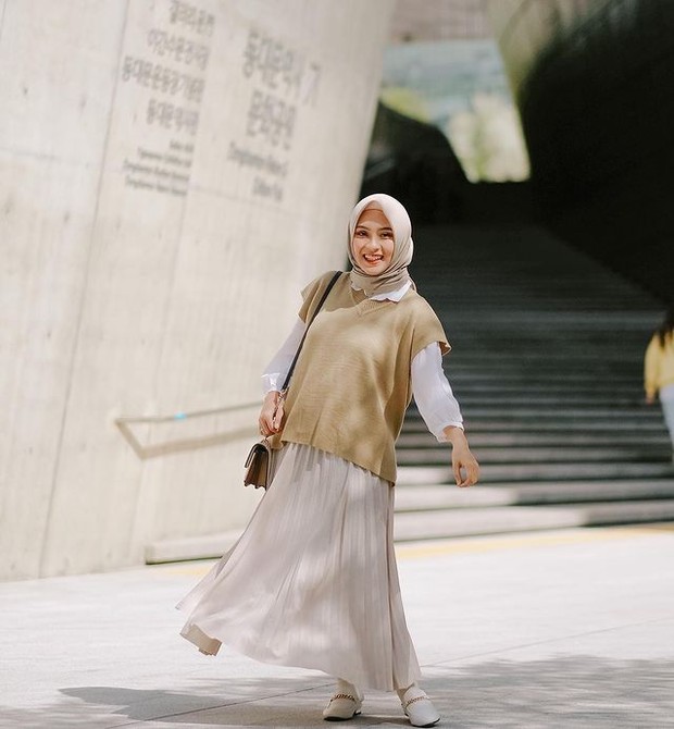 inspirasi fashion cardigan rajut/instagram.com/biancakartika inspirasi fashion dengan cardigan rajut ala Bianca Kartika