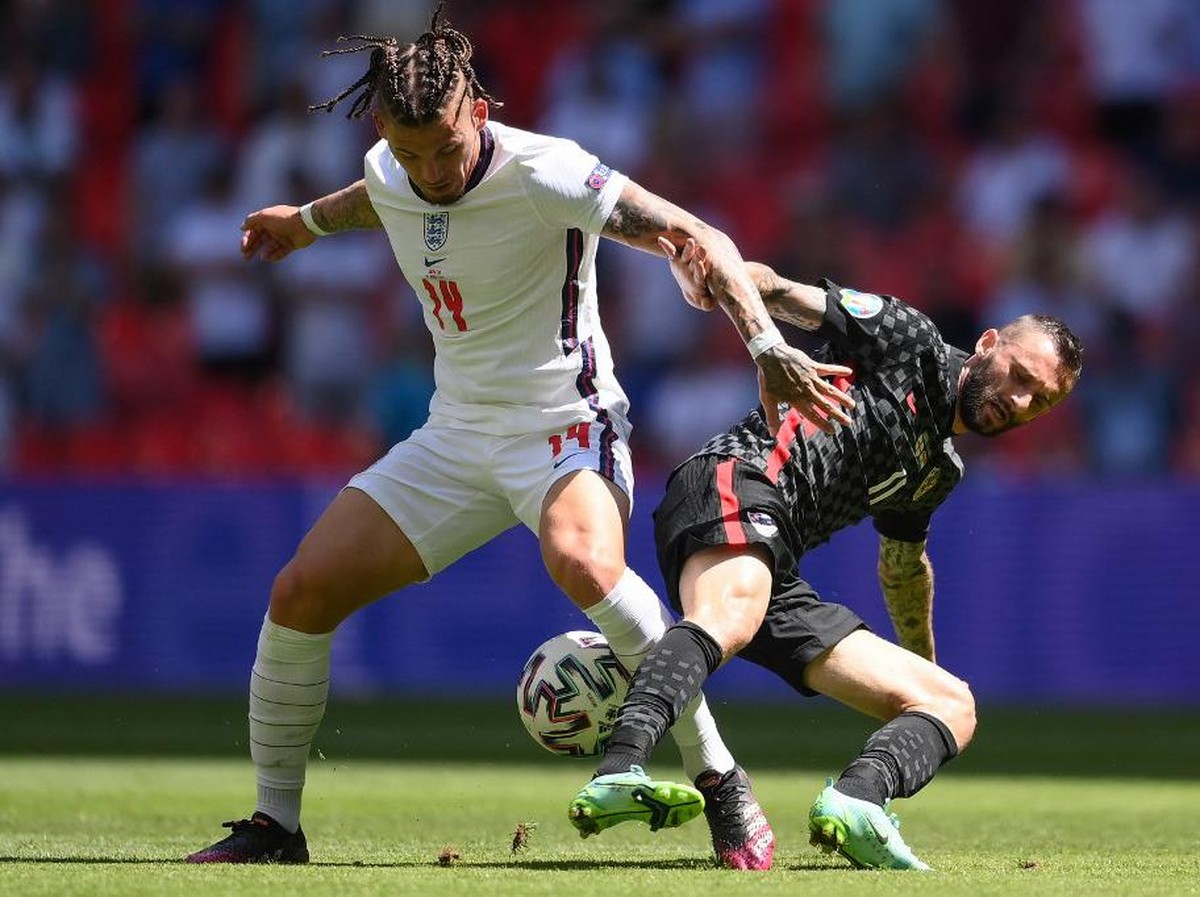 Kalvin Phillps dinilai memberi keseimbangan lini tengah Timnas Inggris. (Foto: AFP/Laurence Griffiths)