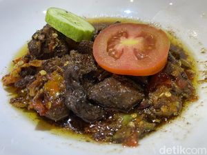 Kambing Rawit Pedas Mantap di Dalam Tempat Cucian Mobil