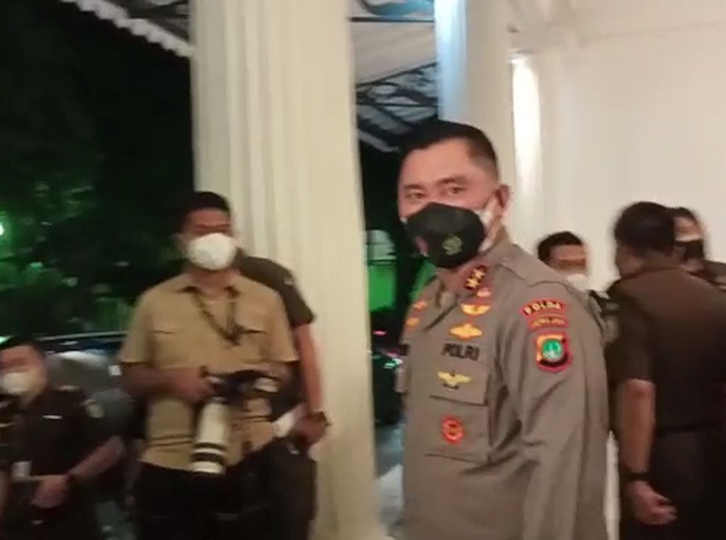 Pangdam-Kapolda Metro Temui Anies di Balai Kota, Bahas soal Corona Pangdam-Kapolda Metro Temui Anies di Balai Kota, Bahas soal Corona