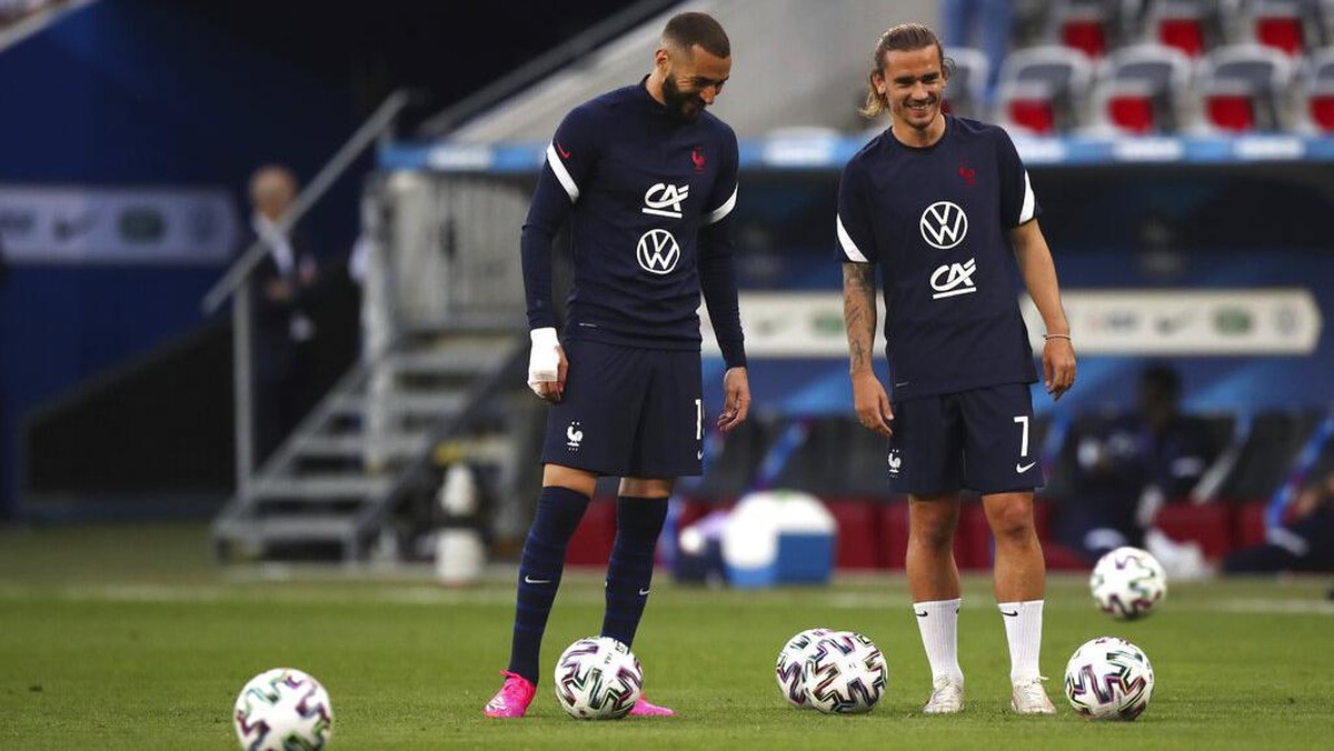 Karim Benzema dan Antoine Griezmann bisa main di laga Prancis vs Jerman di Euro 2020 (Foto: AP/Daniel Cole)