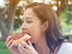 6 Kebiasaan Makan Ini Harus Dihindari Agar Berat Badan Tidak Naik!