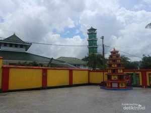 Kerukunan Agama di Bangka Barat, Kelenteng dan Masjid Rukun Berdampingan Kerukunan Agama di Bangka Barat, Kelenteng dan Masjid Rukun Berdampingan