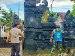Cegah Penularan, Desa Klaster Hajatan di Banyuwangi Disemprot Disinfektan