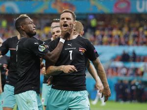 Detik-detik Arnautovic Cetak Gol lalu Dicekik Kapten Sendiri