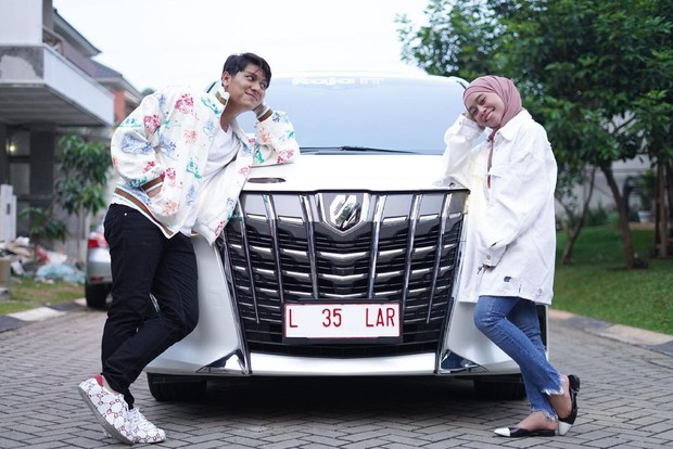 Intip Seserahan Lamaran Rizky Billar dan Lesti Kejora, Serba Mewah!