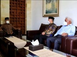 Momen Zulkifli Hasan-Hatta Rajasa Kunjungi Buya Syafii