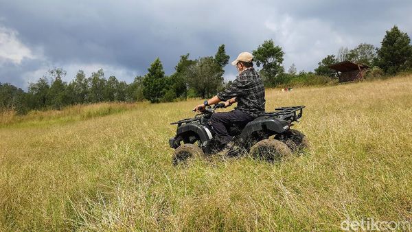 Foto: Jelajah Kawah Wurung yang Indah Naik ATV, Seru Abis!