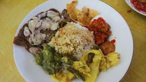 20 Nasi Padang Rp 20 Ribuan Ada di Sini