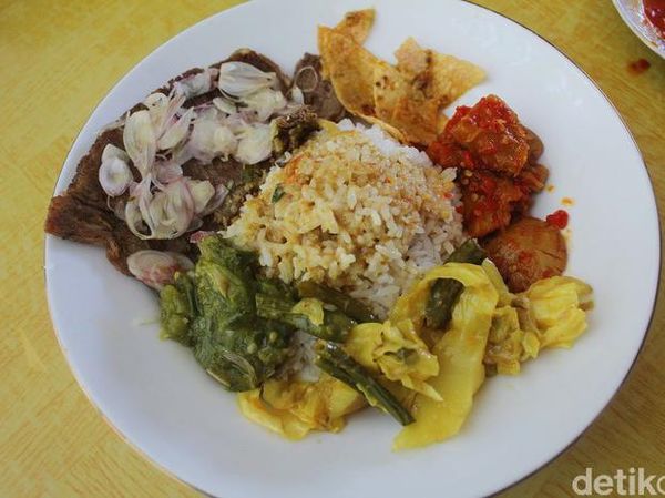 20 Nasi Padang Rp 20 Ribuan Ada di Sini