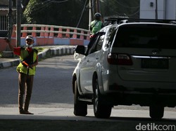 6 Orang Pak Ogah yang Tutup Exit Tol Rawa Buaya Ditangkap
