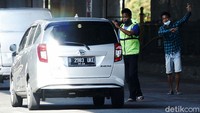 Polisi Sebut Rantai di Exit Tol Rawa Buaya Bukan Dipasang 'Pak Ogah'