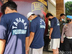 Buka Jasa Pembuatan KTP-Ijazah Palsu, 3 Pria Bandung Ditangkap Polisi