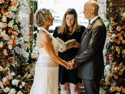 Kisah Romantis Pria Alzheimer yang Melamar Kembali Istrinya