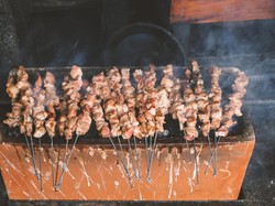 Sate Diperkenalkan Pedagang Muslim India dan Arab pada Abad 19