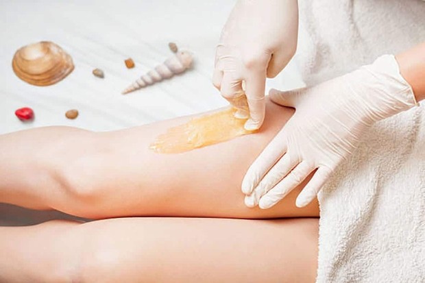 waxing dan sugaring memiliki teknik yang berbeda