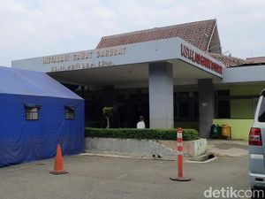 Pasien Covid-19 Numpuk di RSUD Purwakarta, IGD Penuh!