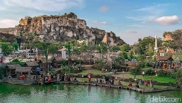Foto: Dulu Tambang Kapur, Kini Destinasi Cantik Beromzet Miliaran